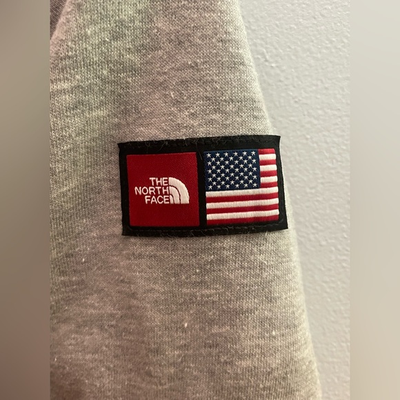 Northface Hoodie - Picture 3 of 4